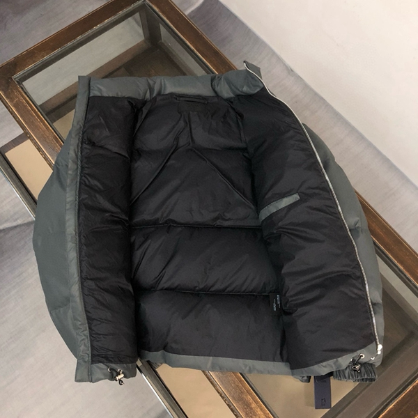 ハイクオリティダウンジャケット角部分ディテール